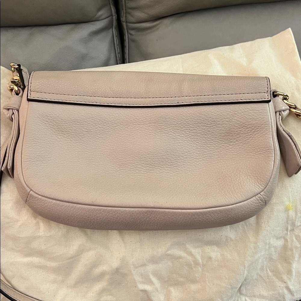Tory Burch Harper Leather Crossbody Bag 
Bedrock color.  EUC GOLD IN STRAP - Picture 9 of 14